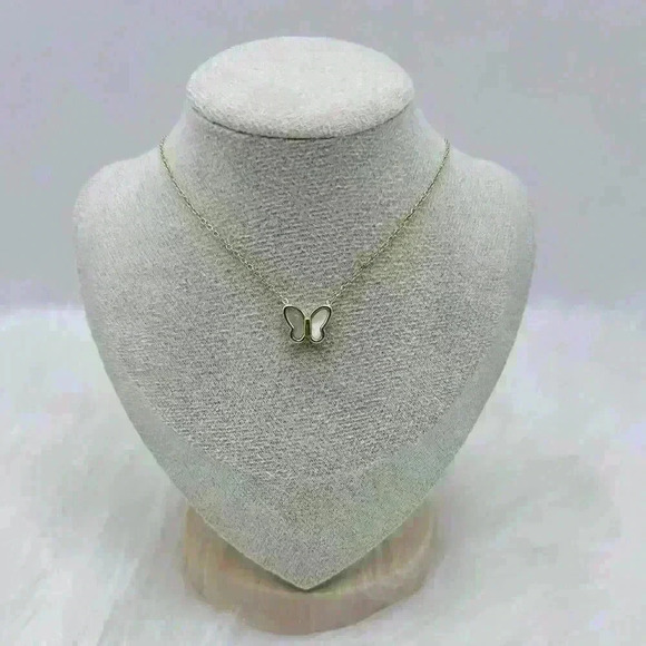 Simple Butterfly Pendant Necklace - Picture 1 of 4